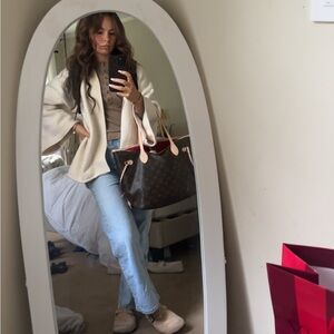 Meet your Posher, Ava